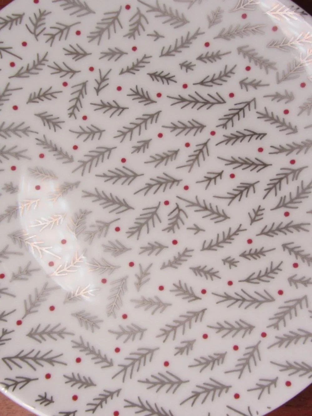 Crate & Barrel Christmas Holiday Appetizer Plates Set of 4 Evergreen (W6628)